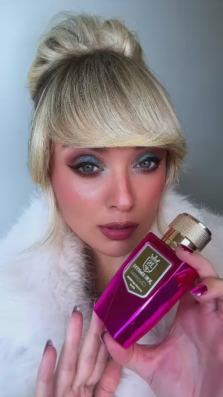 Chrystal introduces Joe Smith Chrystal No.89 50 ml and its caramel, honey, coumarin, vanilla and white musk notes. Captioned video preserving her full original closing line before the branded end frame.